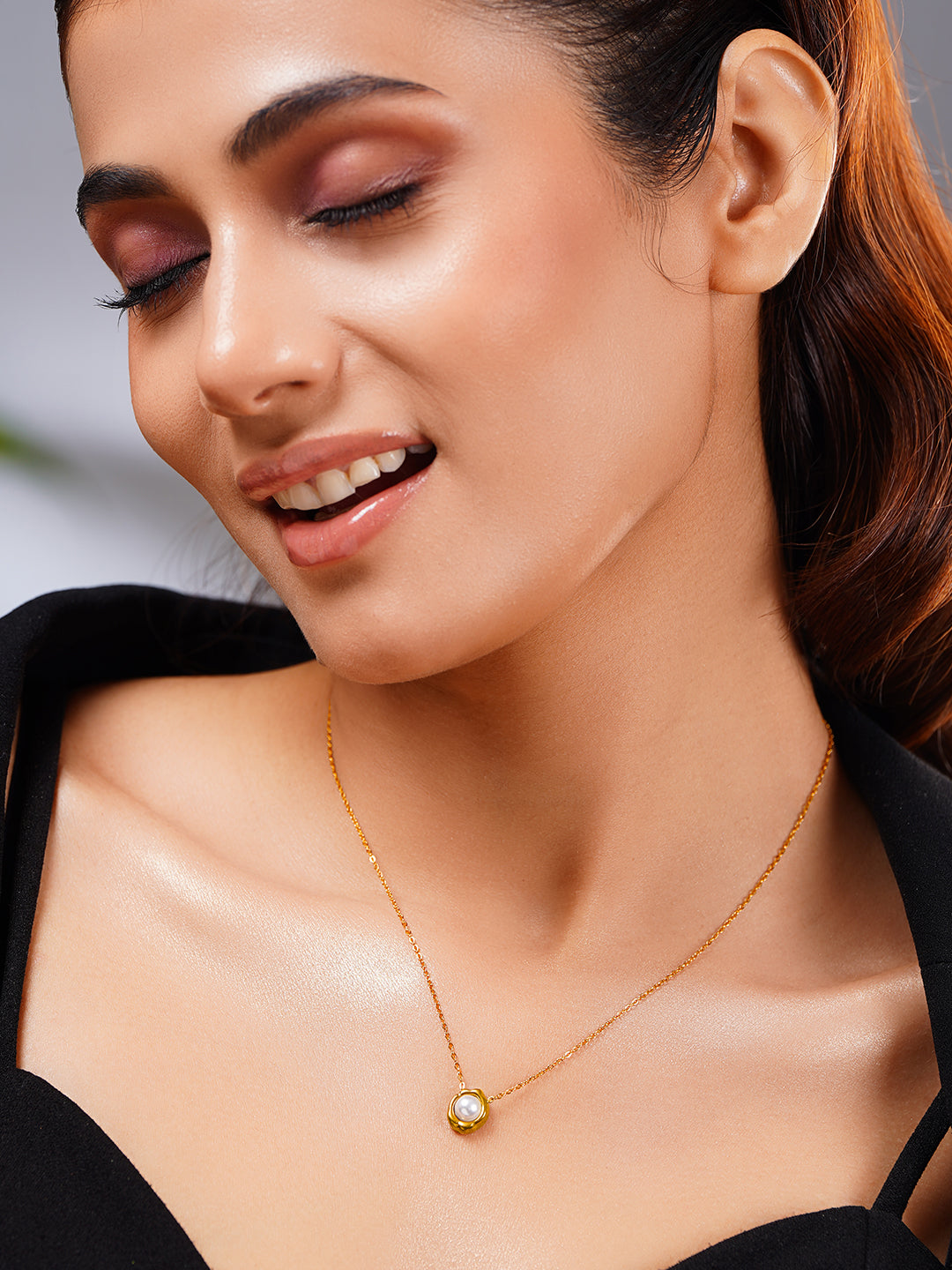 Demi Fine 18K Gold Plated Stainless steel Pearl Glow Pendant Chain Length - 21 cm