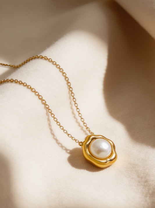 Demi Fine 18K Gold Plated Stainless steel Pearl Glow Pendant Chain Length - 21 cm