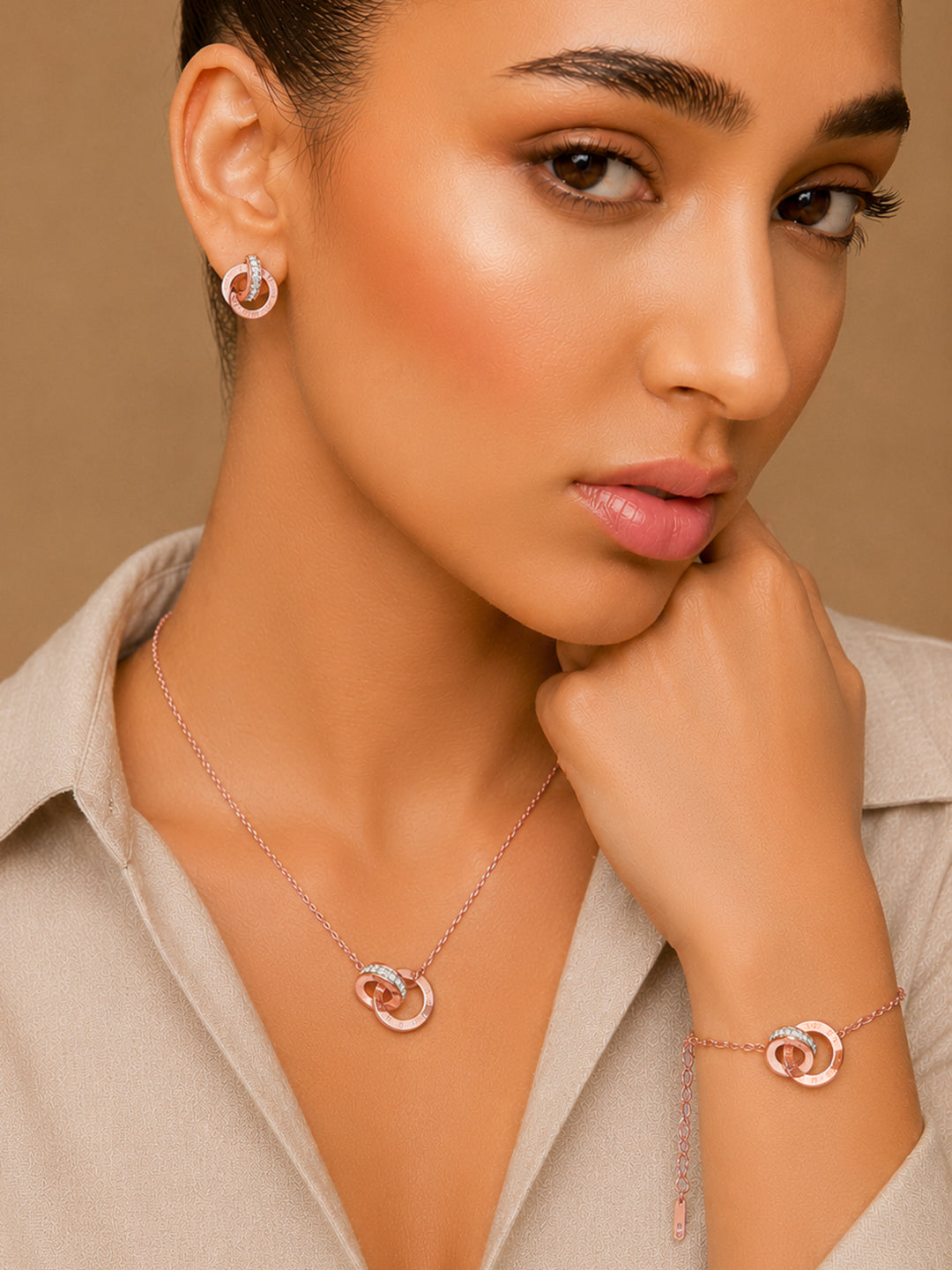 Demi Fine 18k Rose Gold Plated Stainless Steel Interlocked Design Combo Set フリーサイズ
