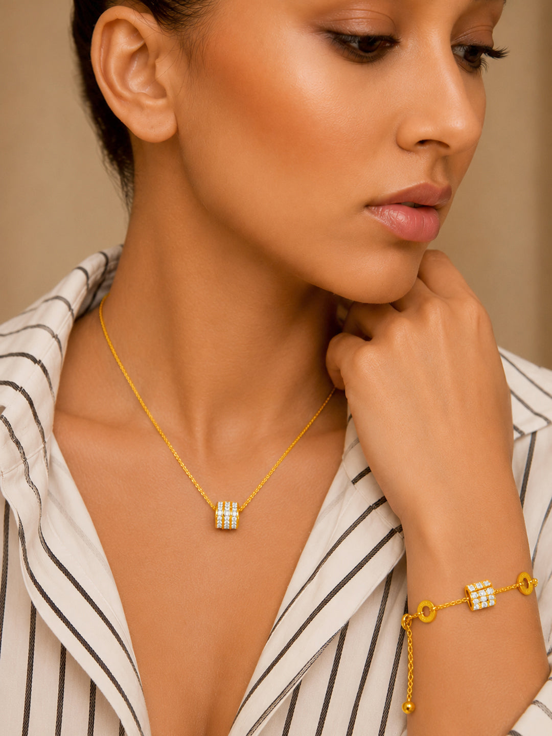 Demi Fine 18k Gold Plated Stainless Steel Coin Charm Bracelet Paired With Crystal Necklace Set フリーサイズ