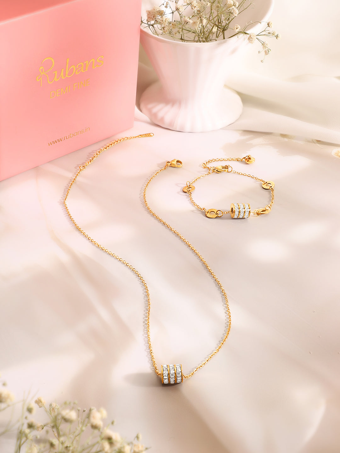 Demi Fine 18k Gold Plated Stainless Steel Coin Charm Bracelet Paired With Crystal Necklace Set フリーサイズ