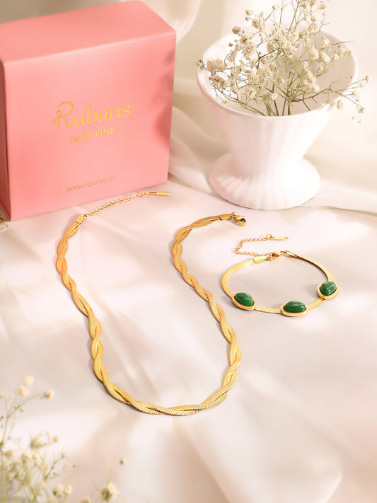 Demi Fine 18k Gold Toned Stainless Steel Snake Design Necklace With Emerald Green Statement Bracelet Set フリーサイズ