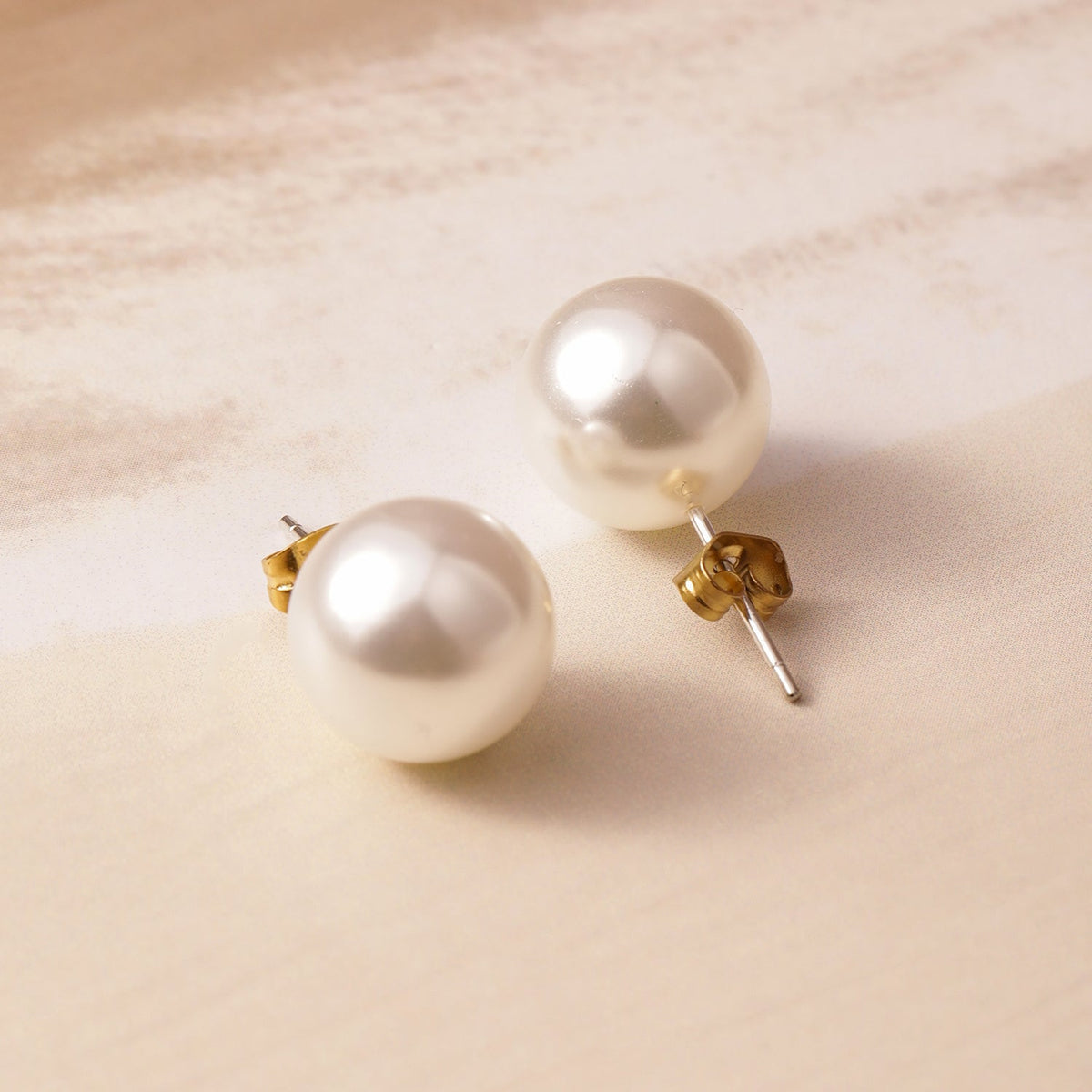 Regal Pearl Necklace Set Gold