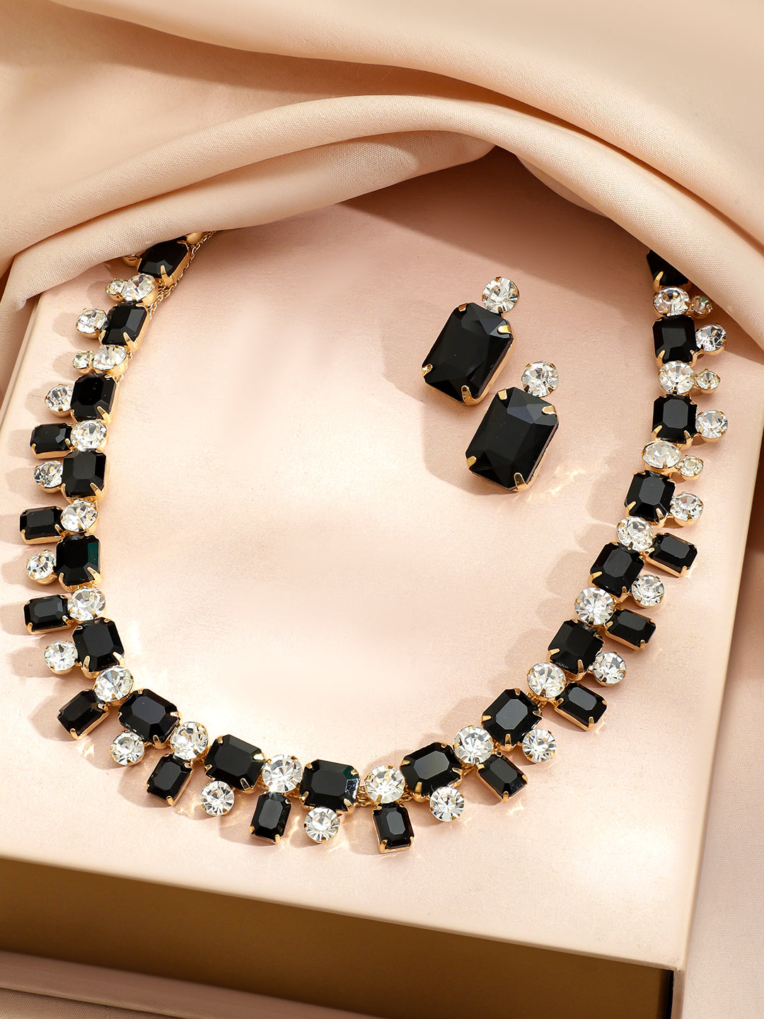 【Rubans】 Geometric Contemporary Crystal Necklace Set - Black｜ジオメトリック コンテンポラリー クリスタル ネックレスセット ブラック
