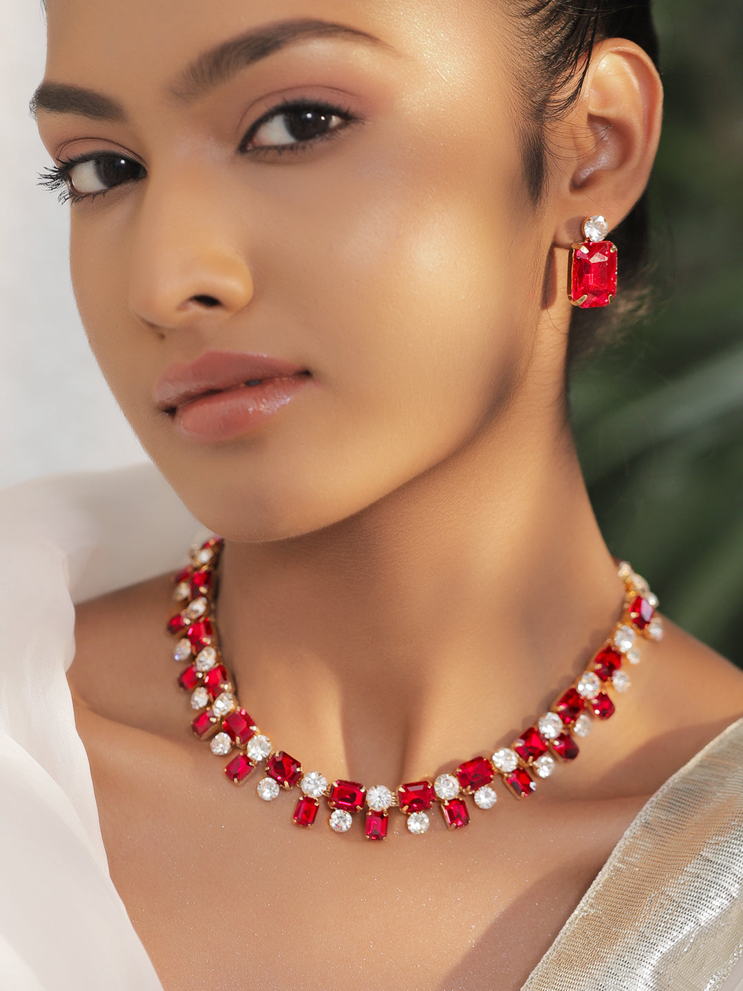 Red & White Crystal Studded Gold Necklace Set フリーサイズ