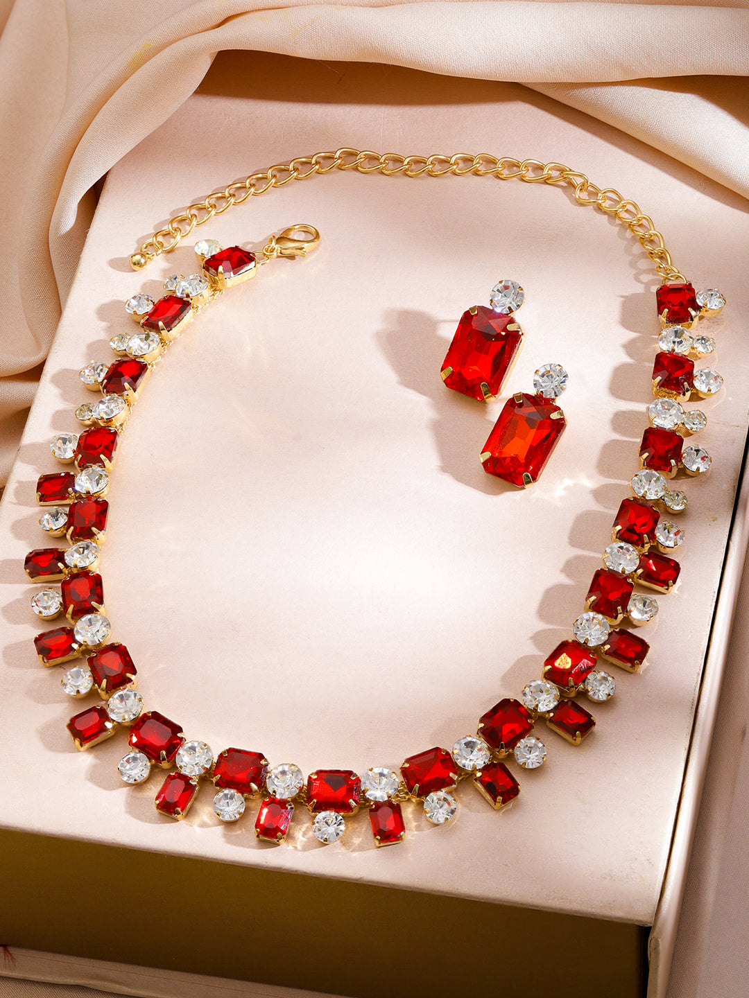 Red & White Crystal Studded Gold Necklace Set フリーサイズ