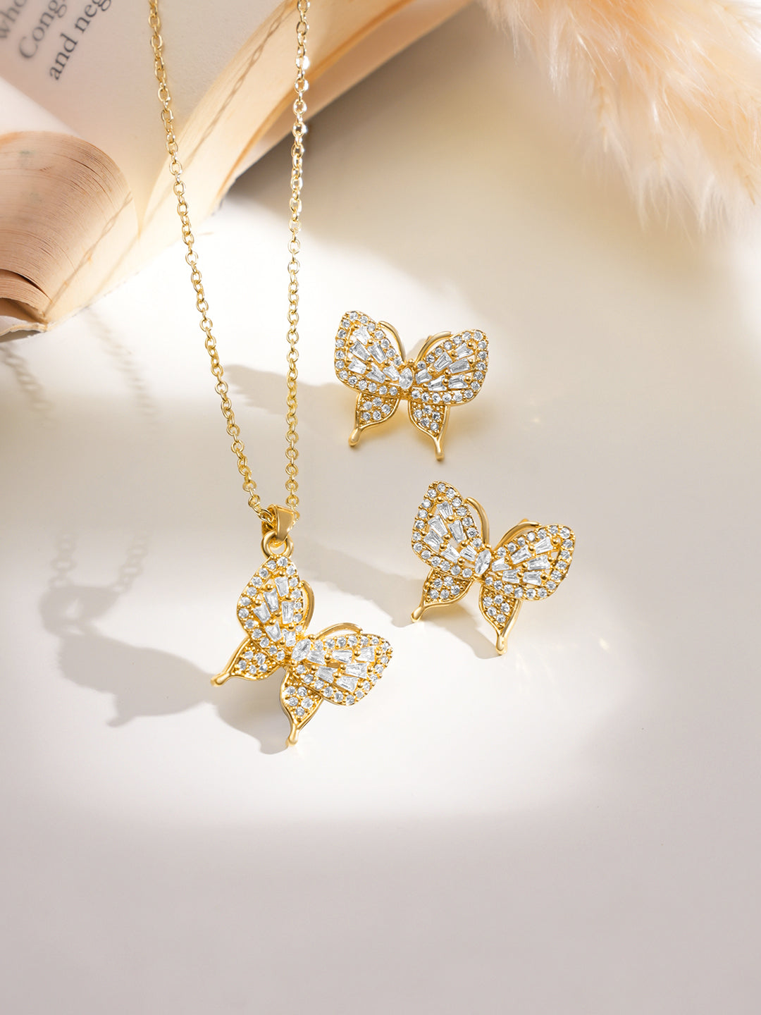 American Diamond Zirconia Butterfly Motif Pendant Set フリーサイズ