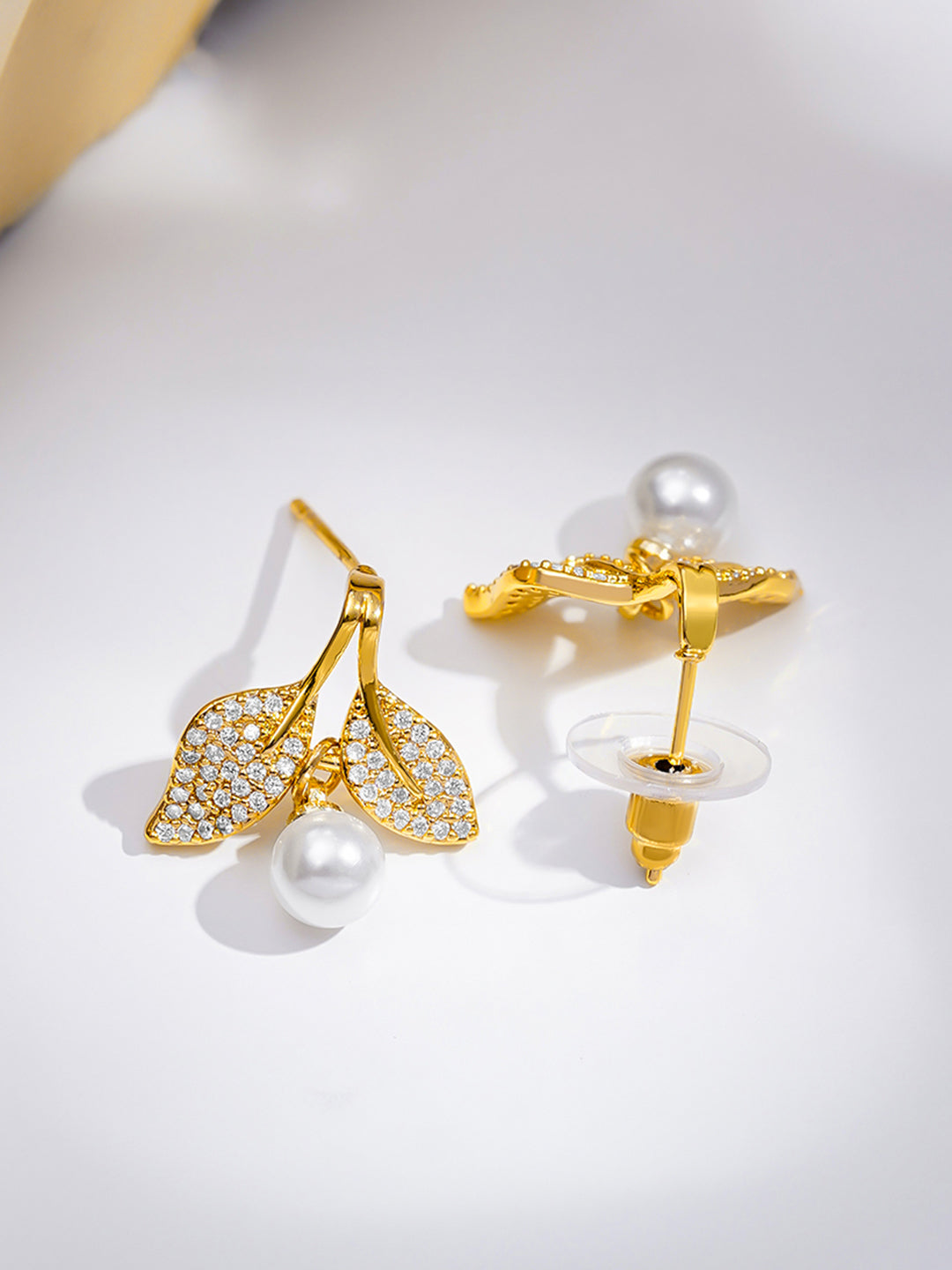 【Rubans】 18K Gold-Plated Flora Pearl Drop Pendant Set with Sparkling Crystal Accents｜18K ゴールドメッキ フローラ パールドロップ ペンダントセット クリスタルアクセント