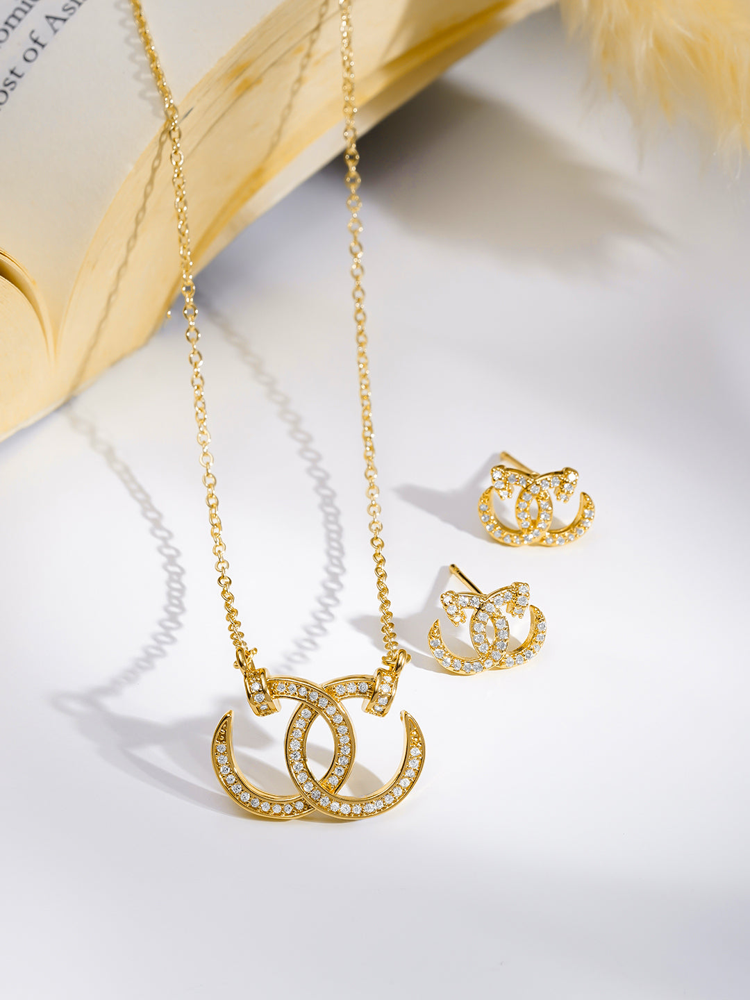 Gold Toned Interlocked Rings Pendant Necklace Set フリーサイズ