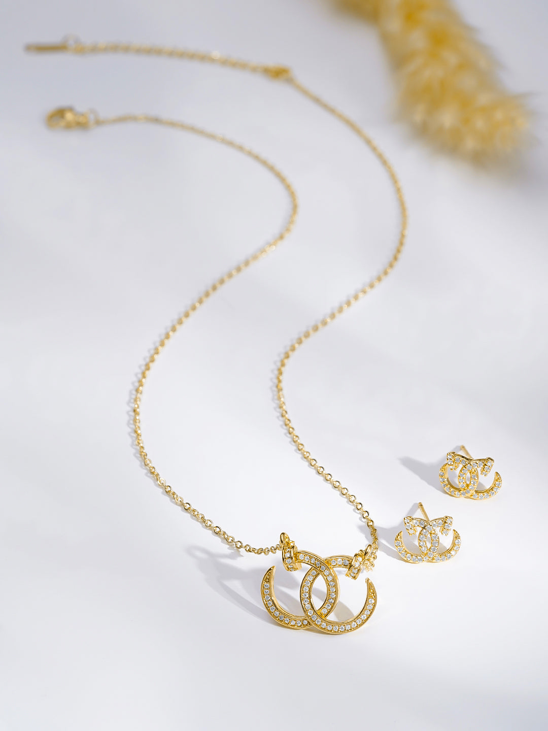 Gold Toned Interlocked Rings Pendant Necklace Set フリーサイズ