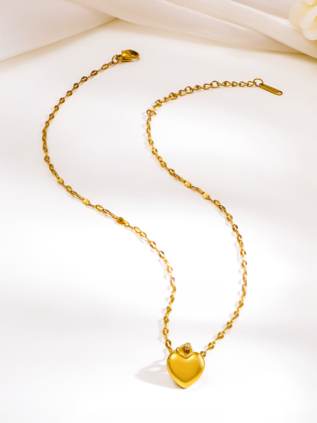 Demi Fine 18K Gold Plated Stainless steel Twisted Chain Heart Pendant Necklace Length - 21.5 cm