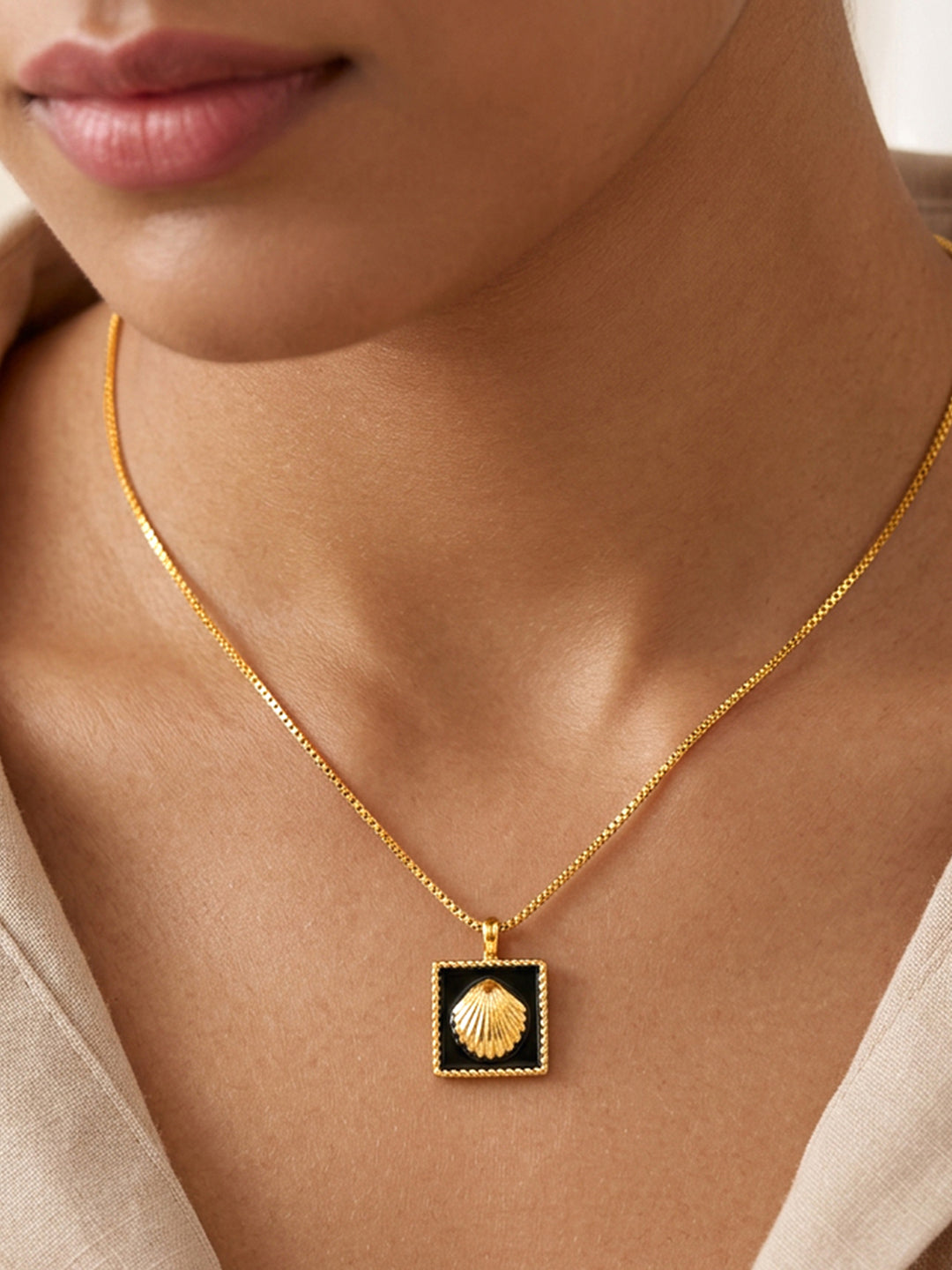Demi Fine 18K Gold Plated Stainless steel Enamel Shell Pendant Chain Necklace Length - 21.4 cm
