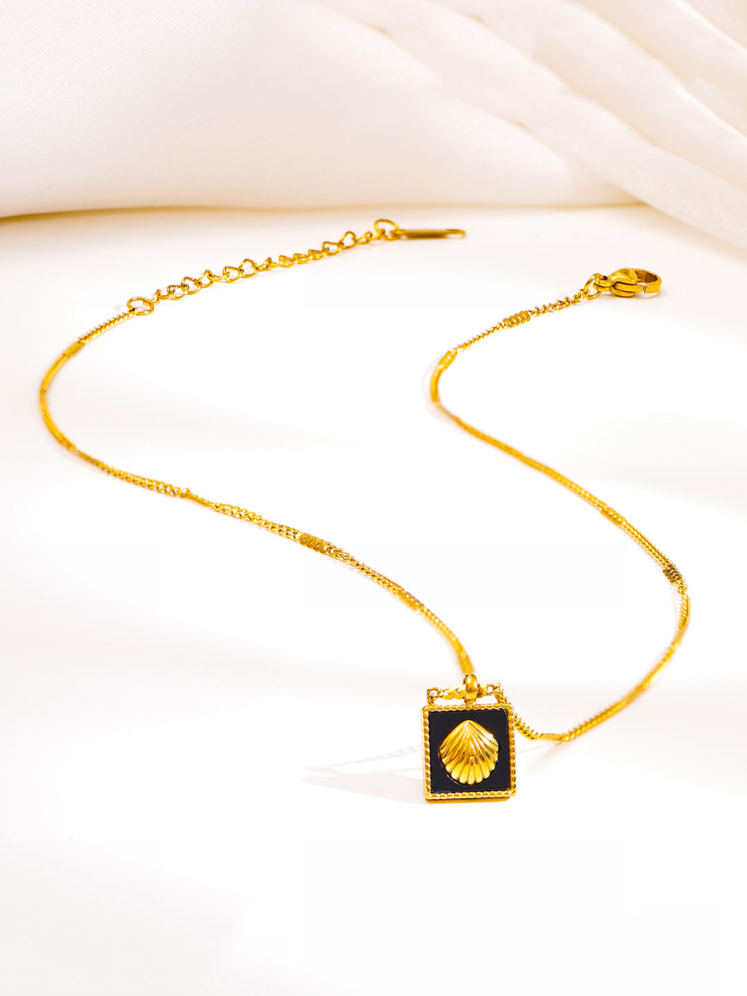 Demi Fine 18K Gold Plated Stainless steel Enamel Shell Pendant Chain Necklace Length - 21.4 cm