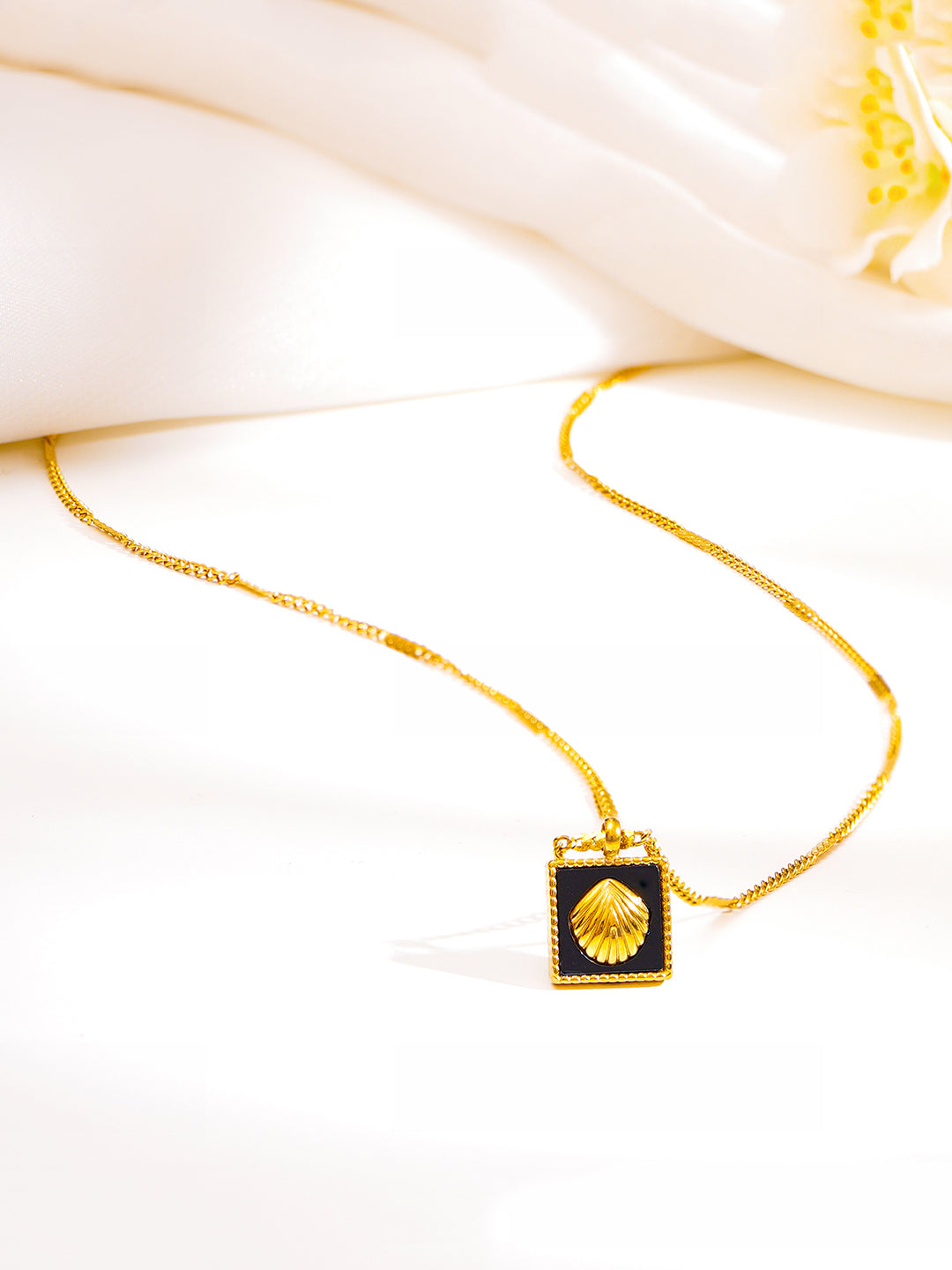 Demi Fine 18K Gold Plated Stainless steel Enamel Shell Pendant Chain Necklace Length - 21.4 cm