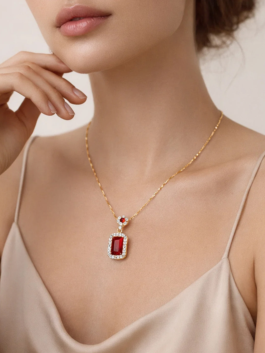 【Rubans】 18K Gold Plated Ruby Pendant Crystal Necklace | Anti Tarnish｜18K ゴールドメッキ ルビークリスタル ペンダントネックレス