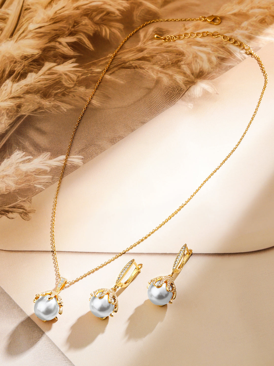 Modern Luxe Pearl Pendant Set Gold
