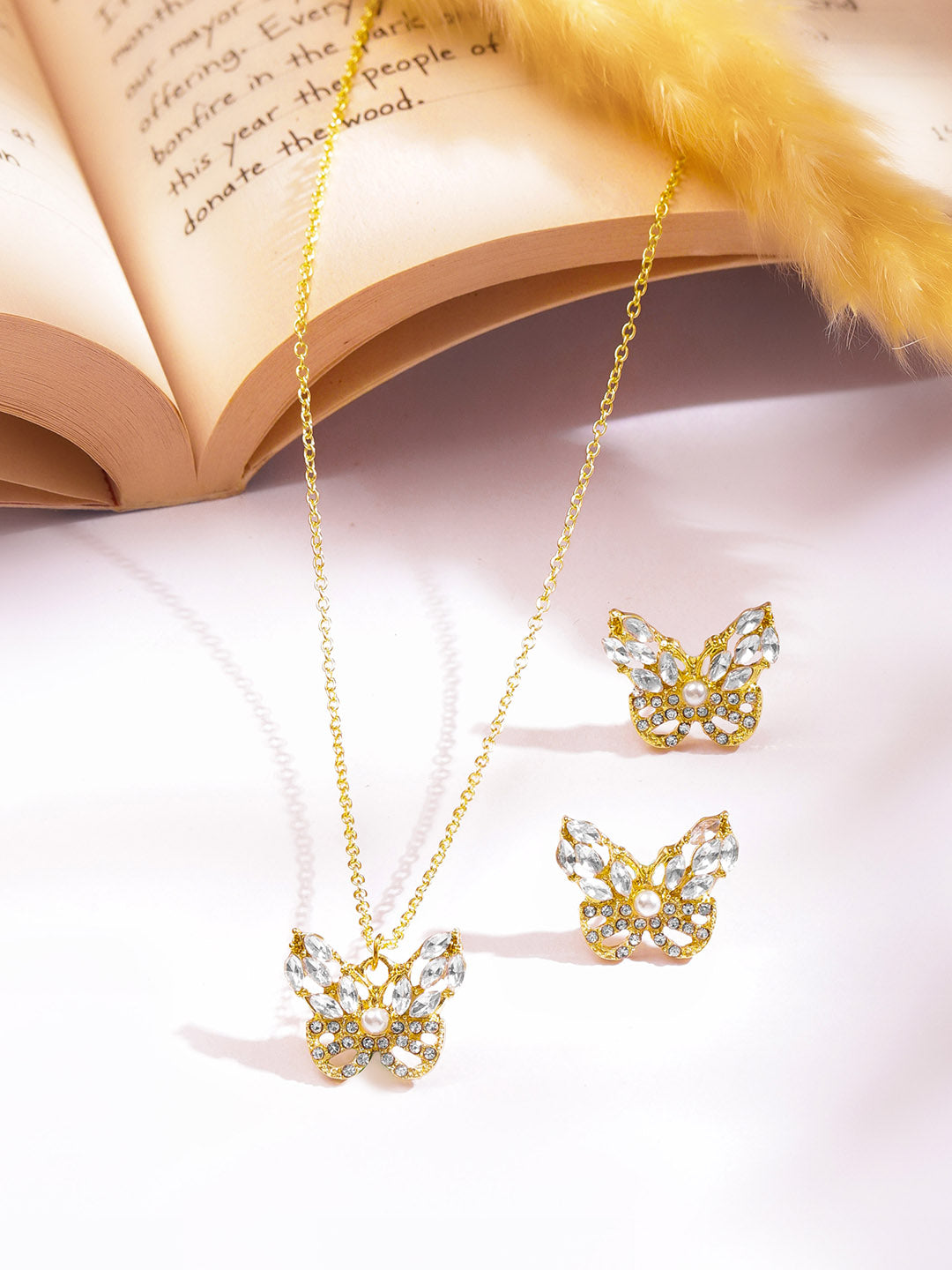 Gold Toned Butterfly Pendant Set フリーサイズ