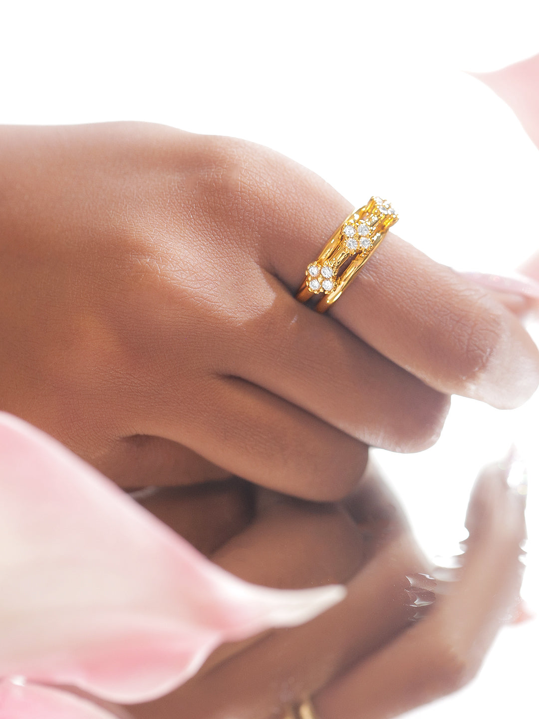 【Rubans】 Voguish 18K Gold Plated Stainless Steel Floral Cluster Cubic Zirconia Adjustable Ring｜ヴォーギッシュ 18Kゴールドメッキ ステンレス フラワークラスター ジルコニア アジャスタブルリング