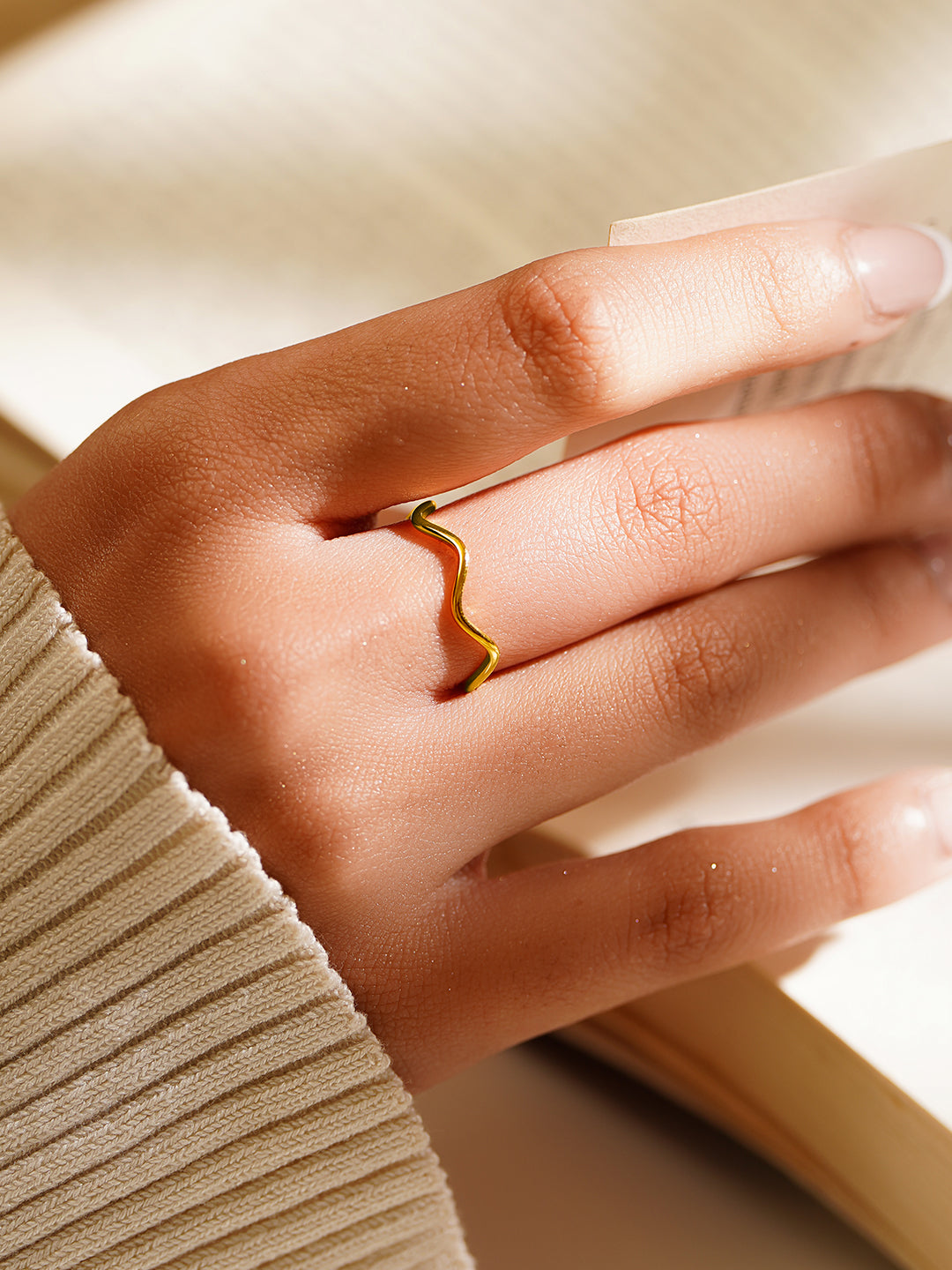 Demi Fine 18K Gold Plated Stainless Steel Curve Outline Statement Ring フリーサイズ
