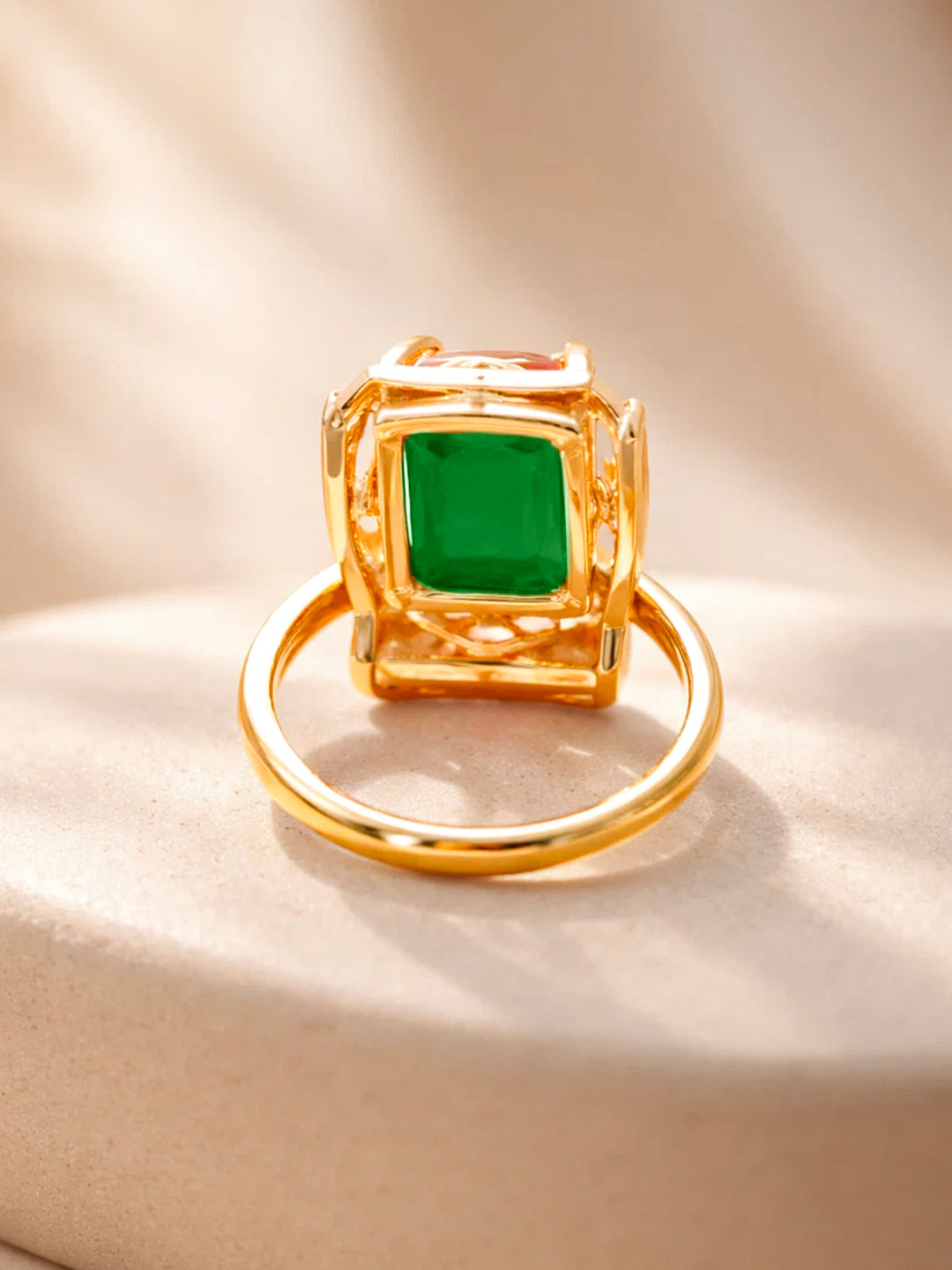 【Rubans】 18K Gold Plated Emerald Crystal Halo Adjustable Ring | Anti Tarnish｜18K ゴールドメッキ エメラルドクリスタル ヘイロー アジャスタブルリング｜フリーサイズ