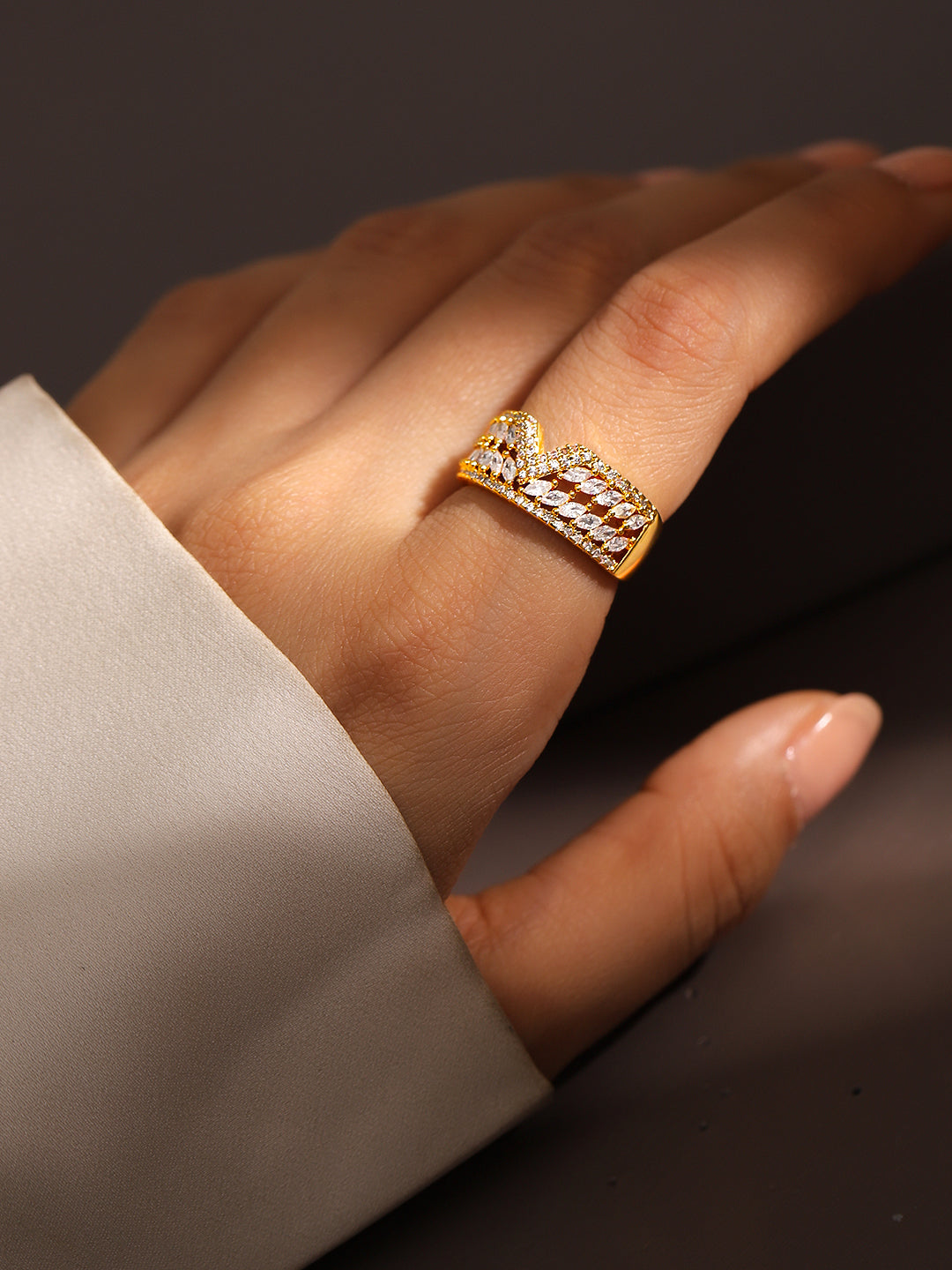 American Diamond Zirconia V-Cut Gold Ring Gold