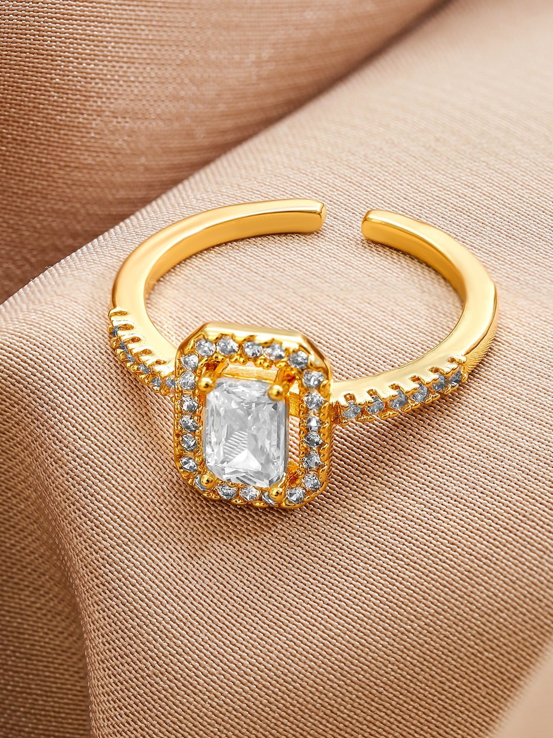 Cubic American Diamond Zirconia Gold Ring フリーサイズ