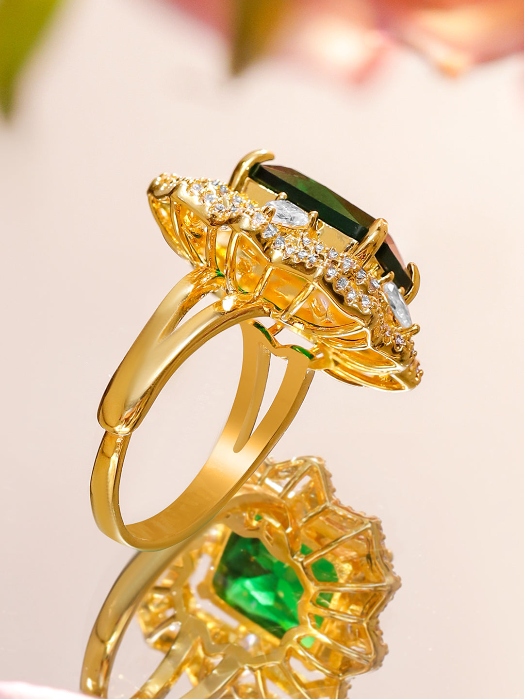 Green Studded American Diamond Zirconia Statement Ring フリーサイズ