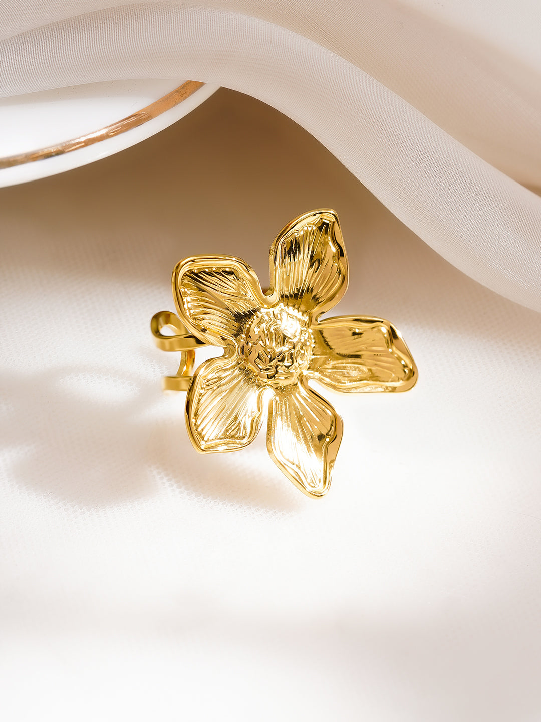 Demi Fine 18K Gold Plated Stainless Steel Floral Statement Ring フリーサイズ