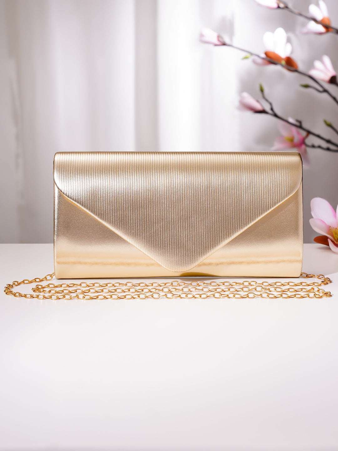 【Rubans】 Champagne Gold Textured Envelope Clutch Handbag｜シャンパンゴールド テクスチャード エンベロープ クラッチバッグ