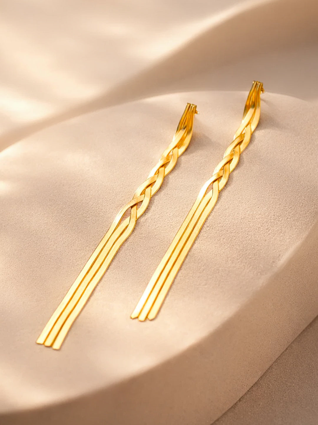 【Rubans】 Demi Fine Gold-Plated Triple Line Braided Tassel Drop Earrings｜デミファイン ゴールドメッキ トリプルライン 編み込み タッセル ドロップピアス