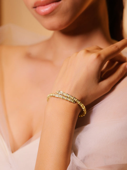 【Rubans】 22K Gold-Plated Snake Motif Bangle with Dazzling Cubic Zirconia｜22Kゴールドメッキ スネークモチーフ キュービックジルコニア バングル