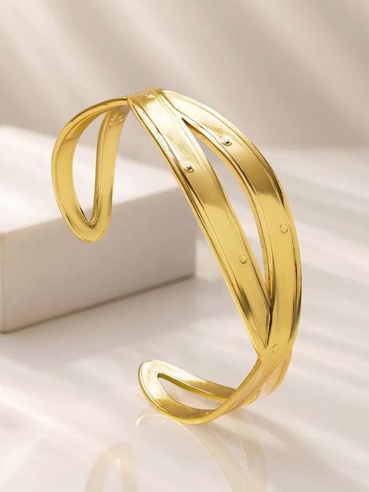 Twisted Design Gold Toned Open Cuff Bracelet フリーサイズ