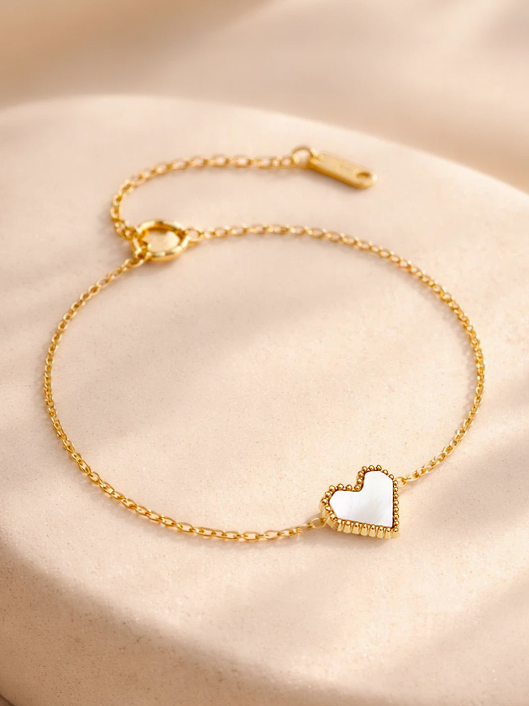 Demi Fine 18K Gold Plated Stainless steel Minimal Heart Chain Bracelet Length - 17 cm