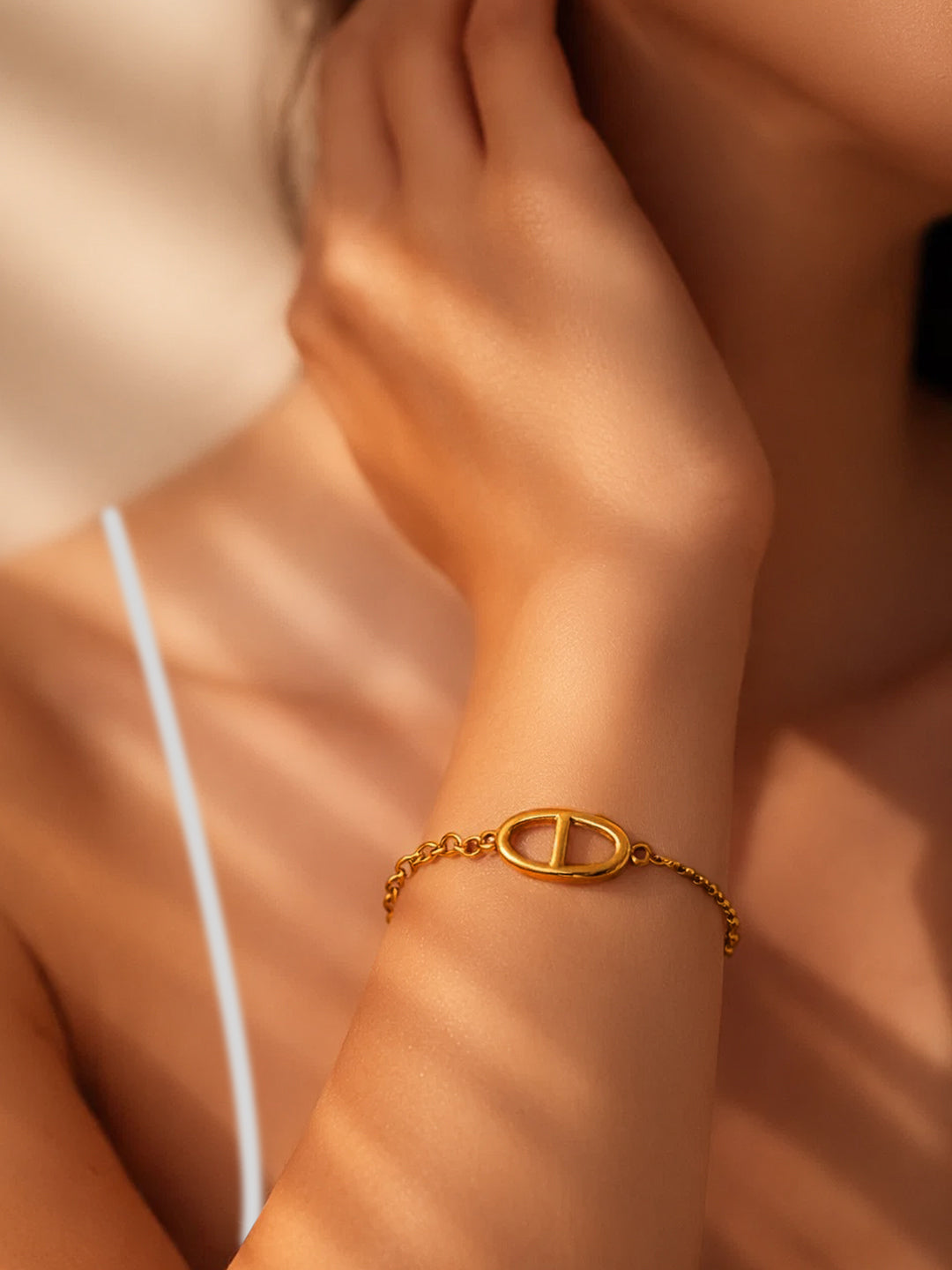 Demi Fine 18K Gold Plated Stainless steel Oval Loop Link Chain Bracelet Length - 17 cm