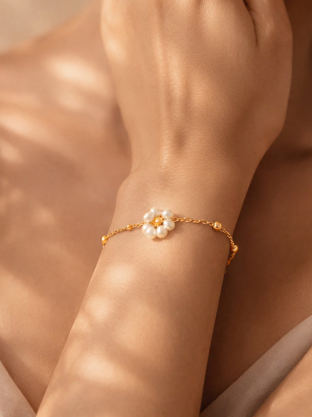 Demi Fine 18K Gold Plated Stainless steel Mini Pearl Floral Chain Bracelet Length - 16 cm