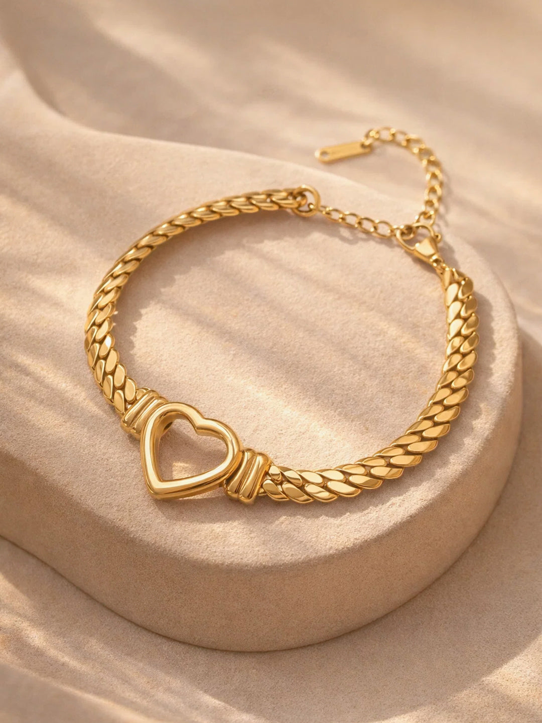 Demi Fine 18K Gold Plated Stainless steel Open Heart Chain Bracelet Length - 15.6 cm