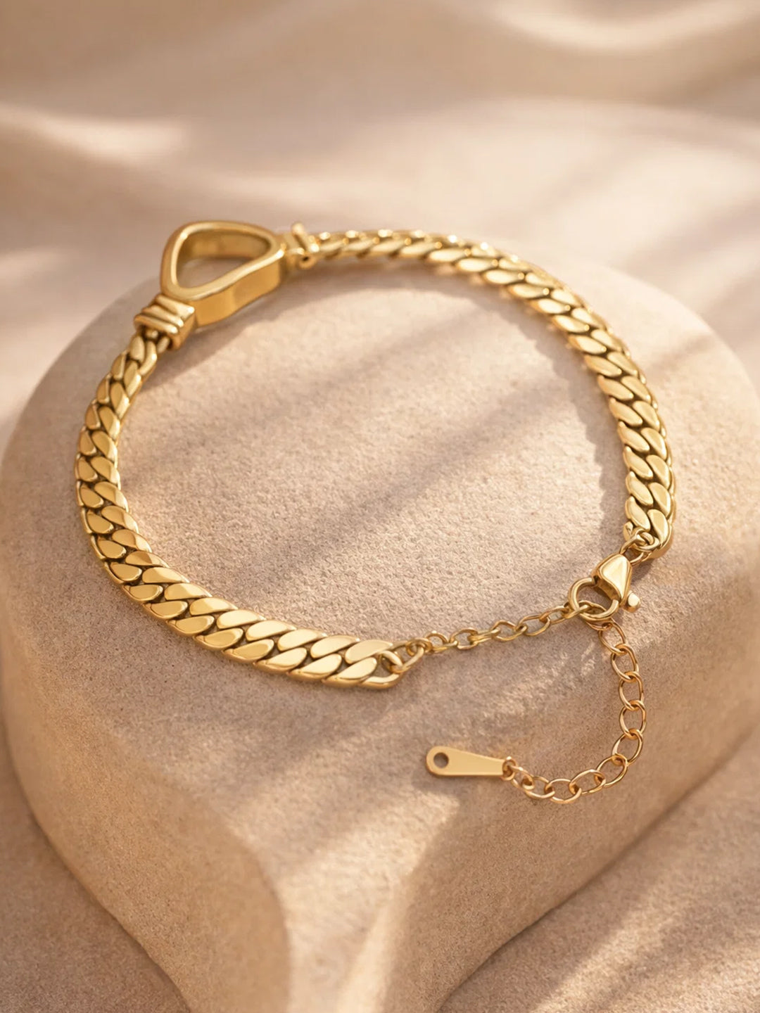 Demi Fine 18K Gold Plated Stainless steel Open Heart Chain Bracelet Length - 15.6 cm