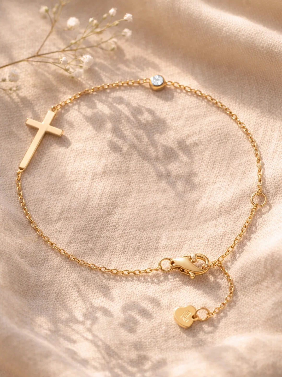 Demi Fine 18K Gold Plated Stainless steel Cross Bar Chain Bracelet Length - 18 cm