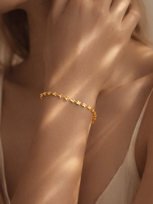 Demi Fine 18K Gold Plated Stainless steel Textured Disc Chain Bracelet Length - 15.5 cm