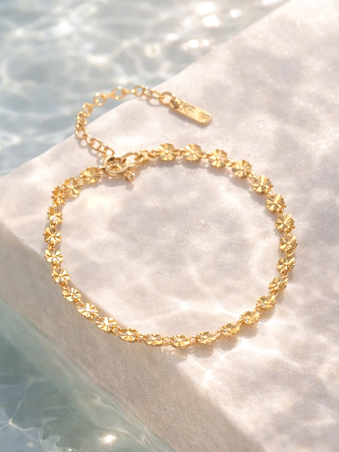 Demi Fine 18K Gold Plated Stainless steel Textured Disc Chain Bracelet Length - 15.5 cm