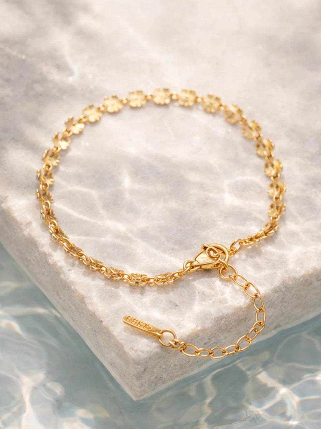 Demi Fine 18K Gold Plated Stainless steel Textured Disc Chain Bracelet Length - 15.5 cm