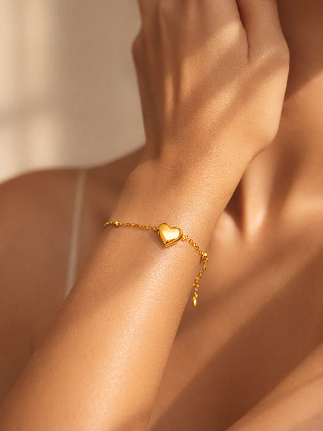 Demi Fine 18K Gold Plated Stainless steel Minimal Heart Chain Bracelet Length - 15.5 cm