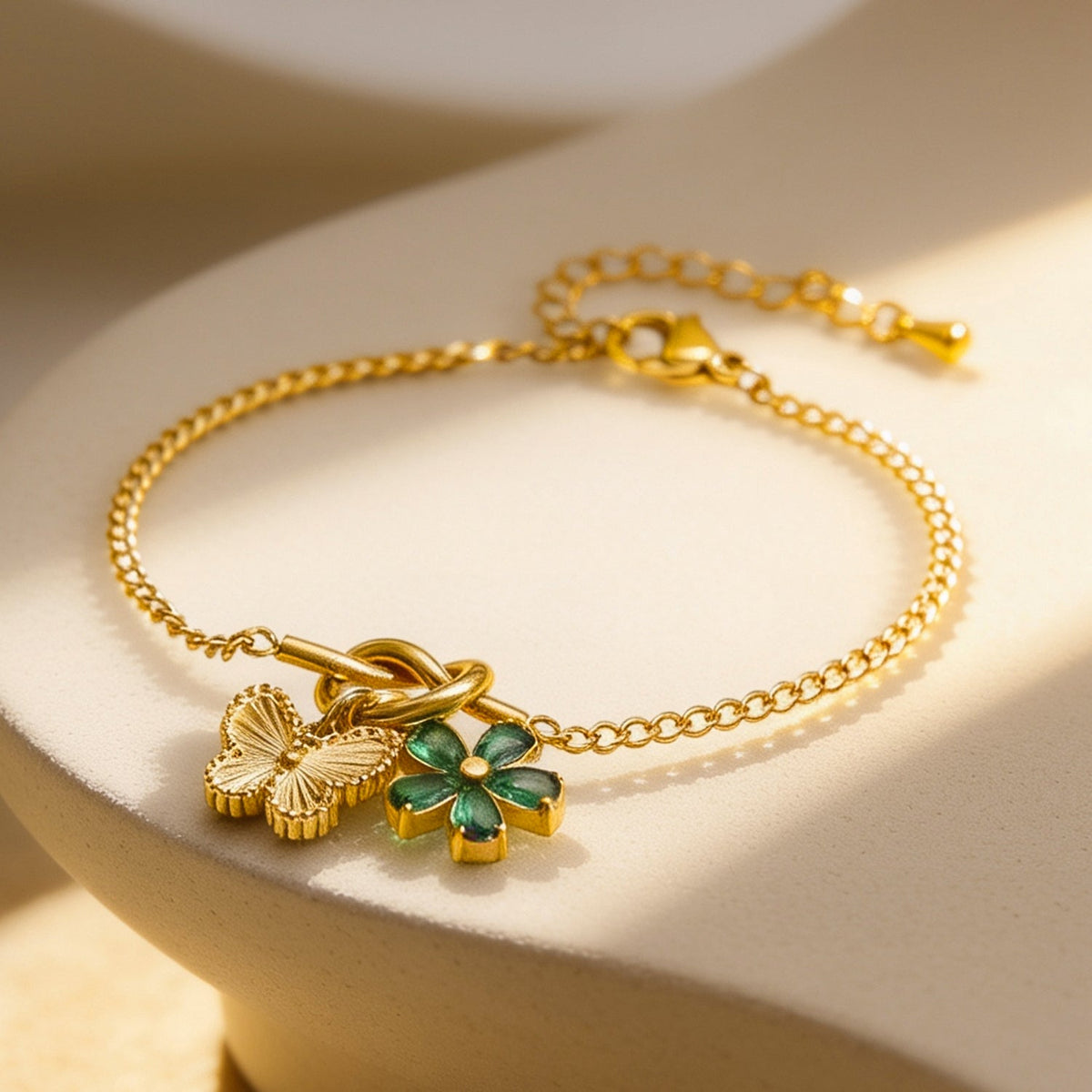 Demi Fine 18K Gold Plated Stainless Steel Butterfly & Floral Charm Bracelet フリーサイズ