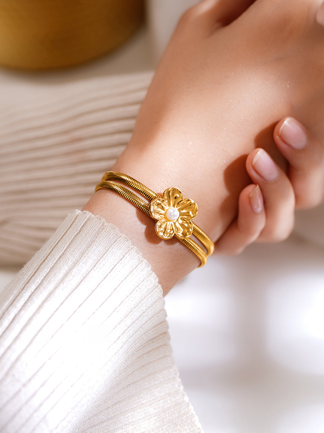 Demi Fine 18K Gold Plated Stainless Steel Floral Statement Bracelet フリーサイズ