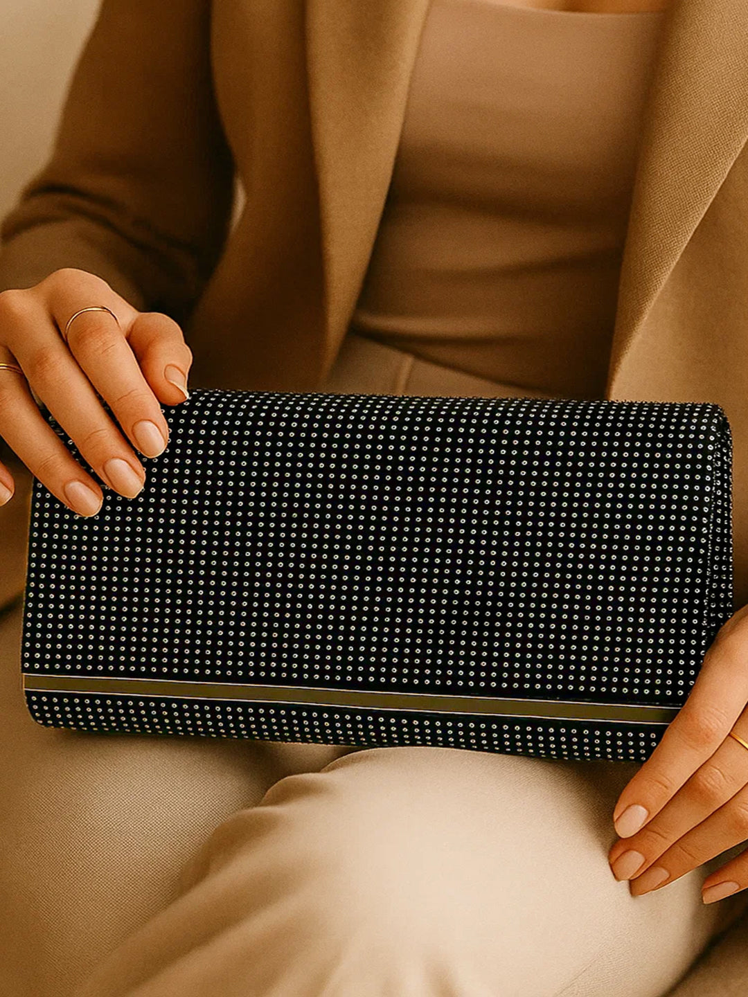 Midnight Spark Black Crystal Clutch フリーサイズ
