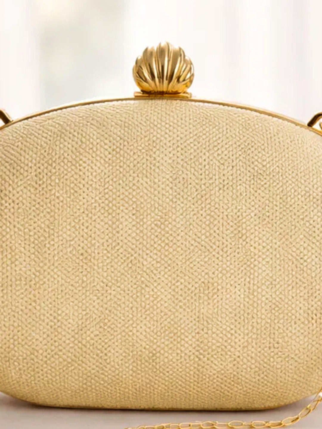 Sculpted Gold Metallic Party Clutch フリーサイズ