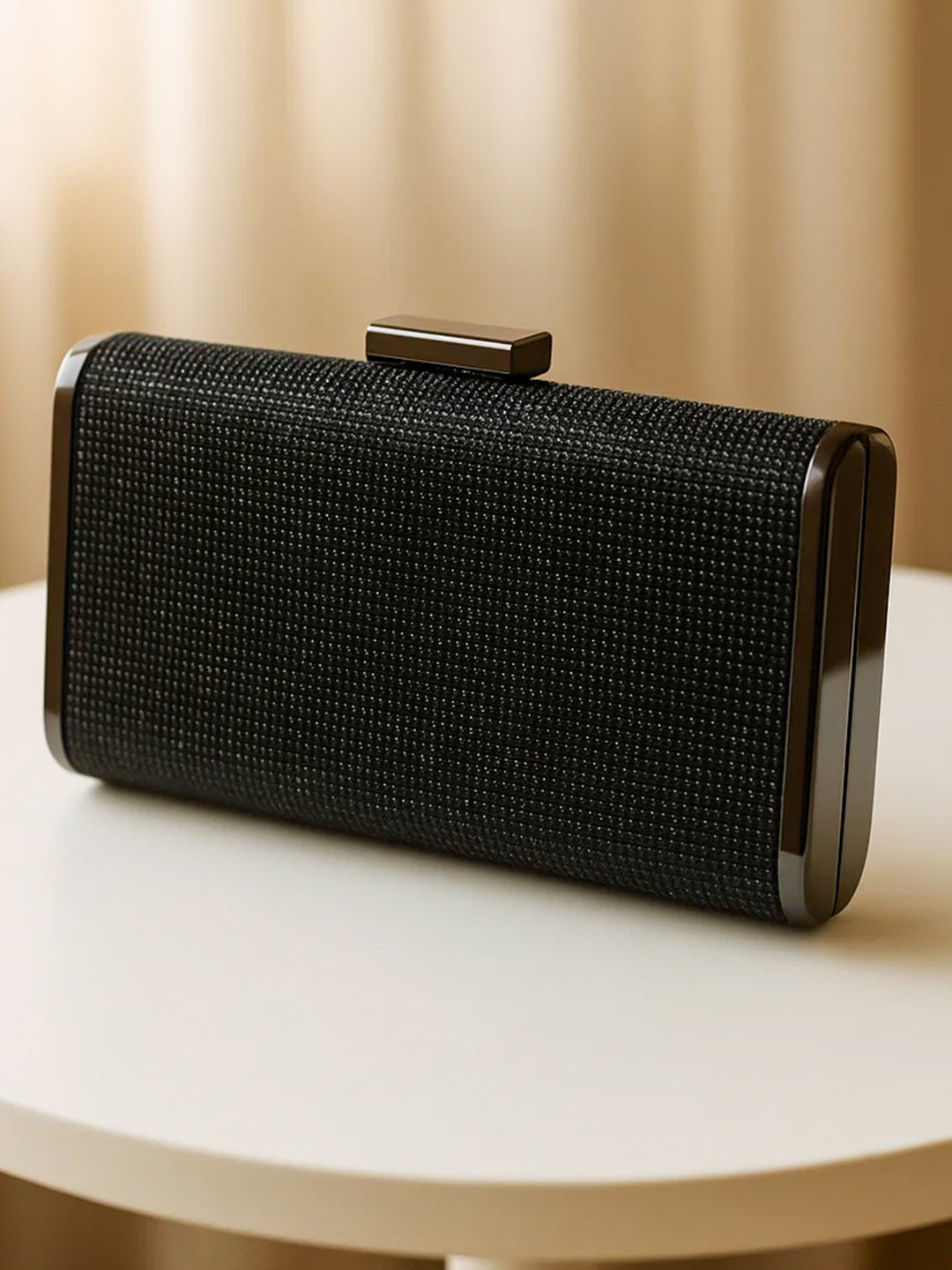 Evening Glam Textured Black Clutch フリーサイズ
