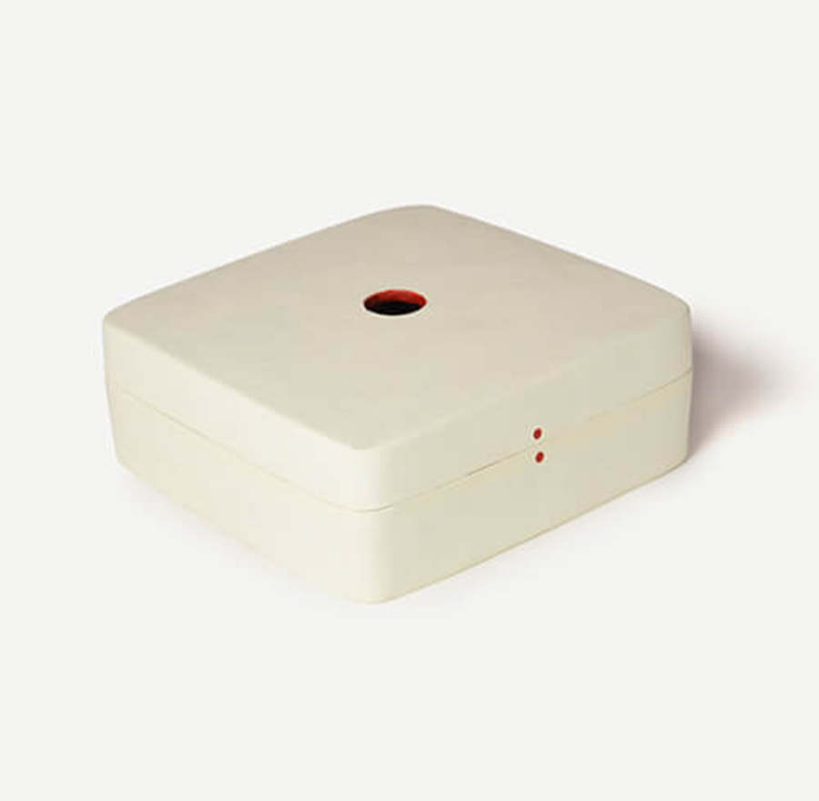 STRETI BOX 21.8(L) x 21.8(B) x 8.1(H); 直径: 21.8