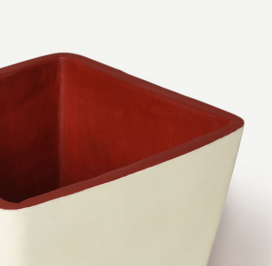 LAALTO PLANTER 18.6(L) x 17.4(B) x 4.1(H)