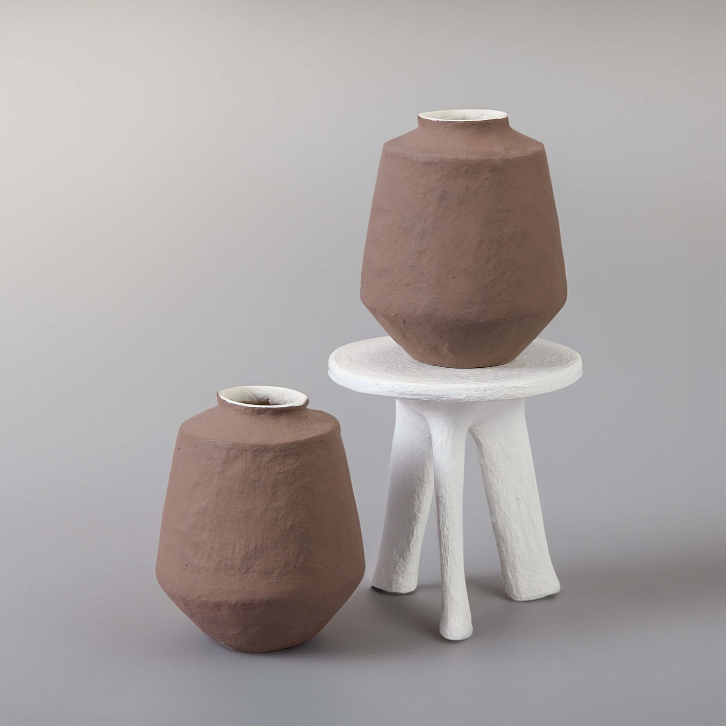 CREAM STOOL 40(長さ) x 40(幅) x 55(高さ)